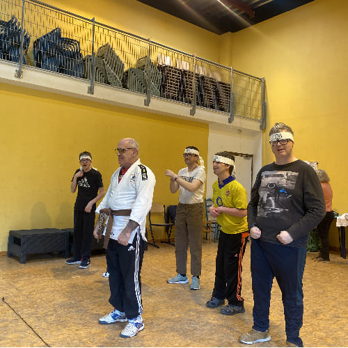 Nous espectáculo inclusivo de Collectif Primavez con el festival Les Petits Bonheurs de artistas aficionados que con ceguera, sordera, trastornos motores o cognitivos.